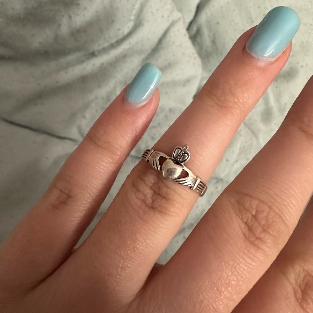 Sterling silver claddagh ring - size 5